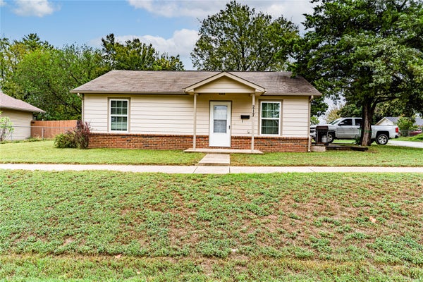 217 S OAK ST, BRISTOW, OK 74010 - Image 7692828e158ddda040b1ea8dc057dc49/445811482