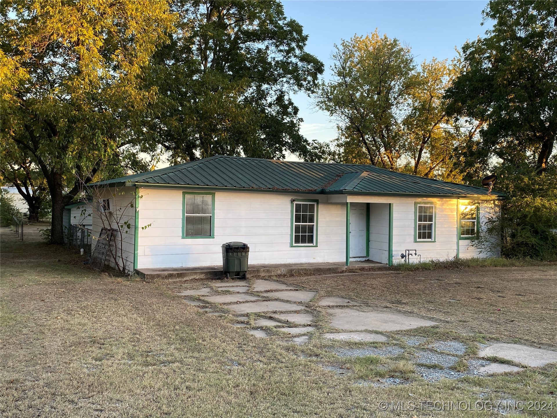 108 W Bryan