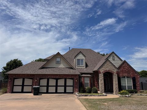 Photo of 810 S Tallchief Avenue, Skiatook, OK 74070 (MLS # 2616949)