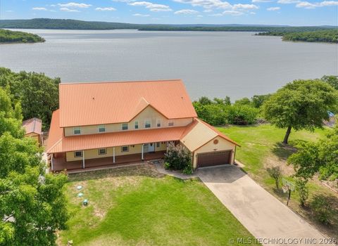 Photo of 332 E Highland Avenue, Eufaula, OK 74432 (MLS # 2615061)