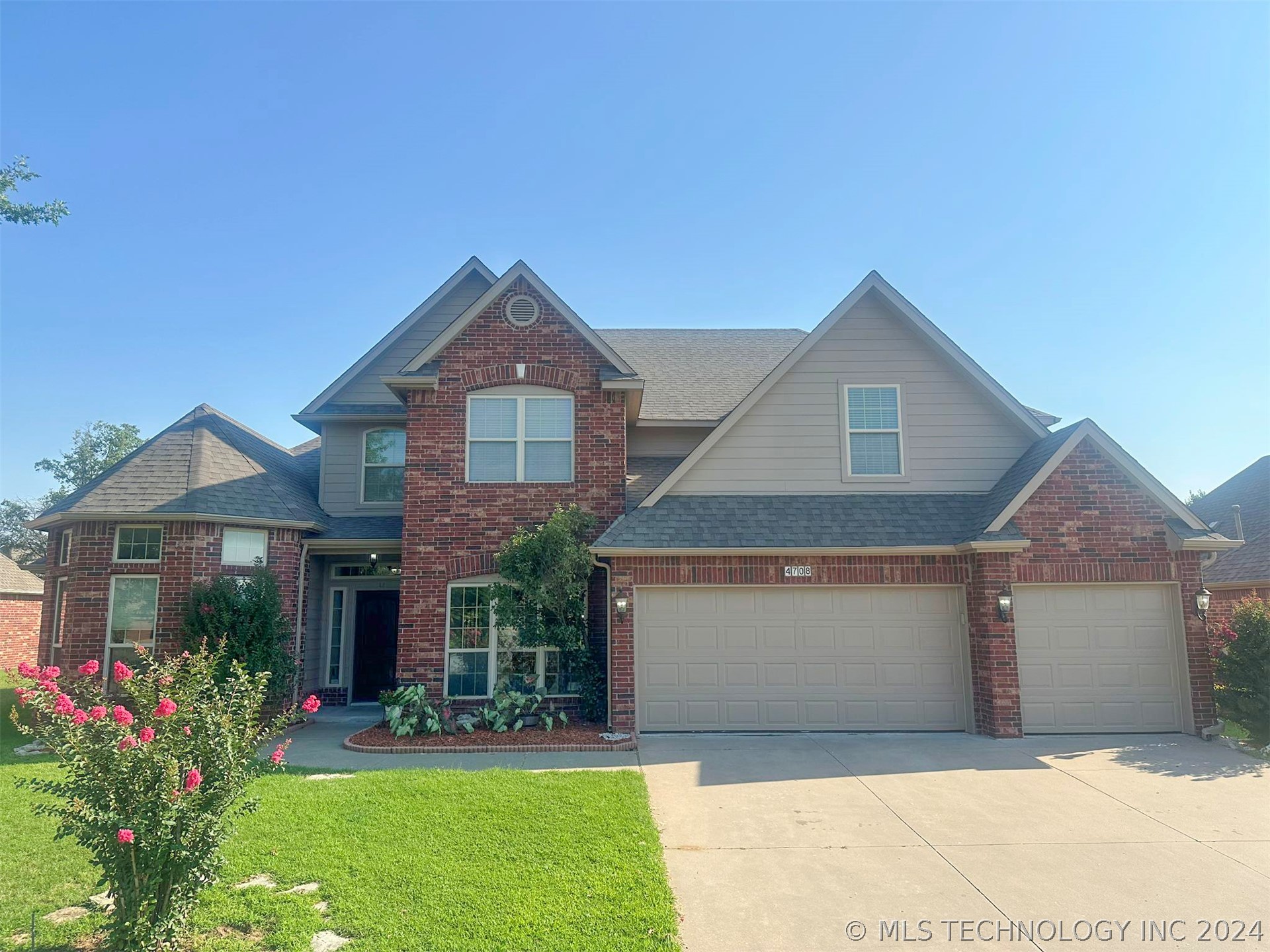 View Broken Arrow, OK 74012 house