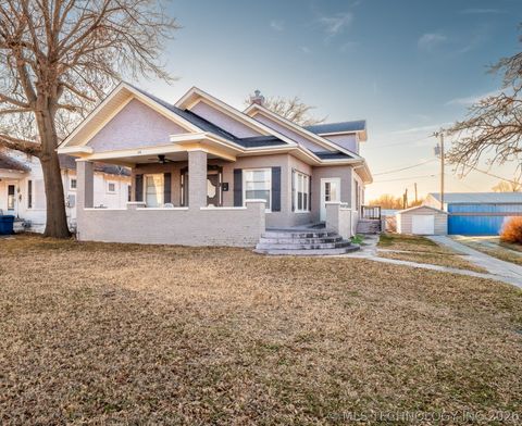 Photo of 919 S 2nd Street, McAlester, OK 74501 (MLS # 2605103)