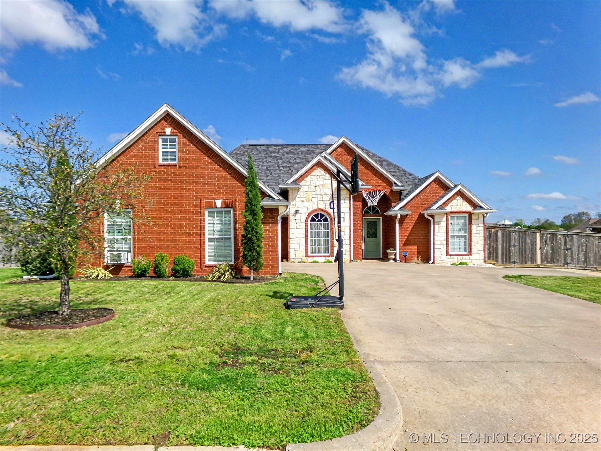 1424 Colt Drive