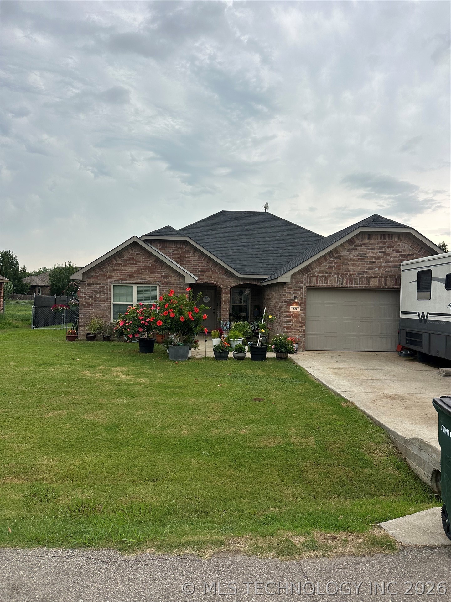 Photo 1 of 1 — 136 Glenbrook, Calera, OK 74730