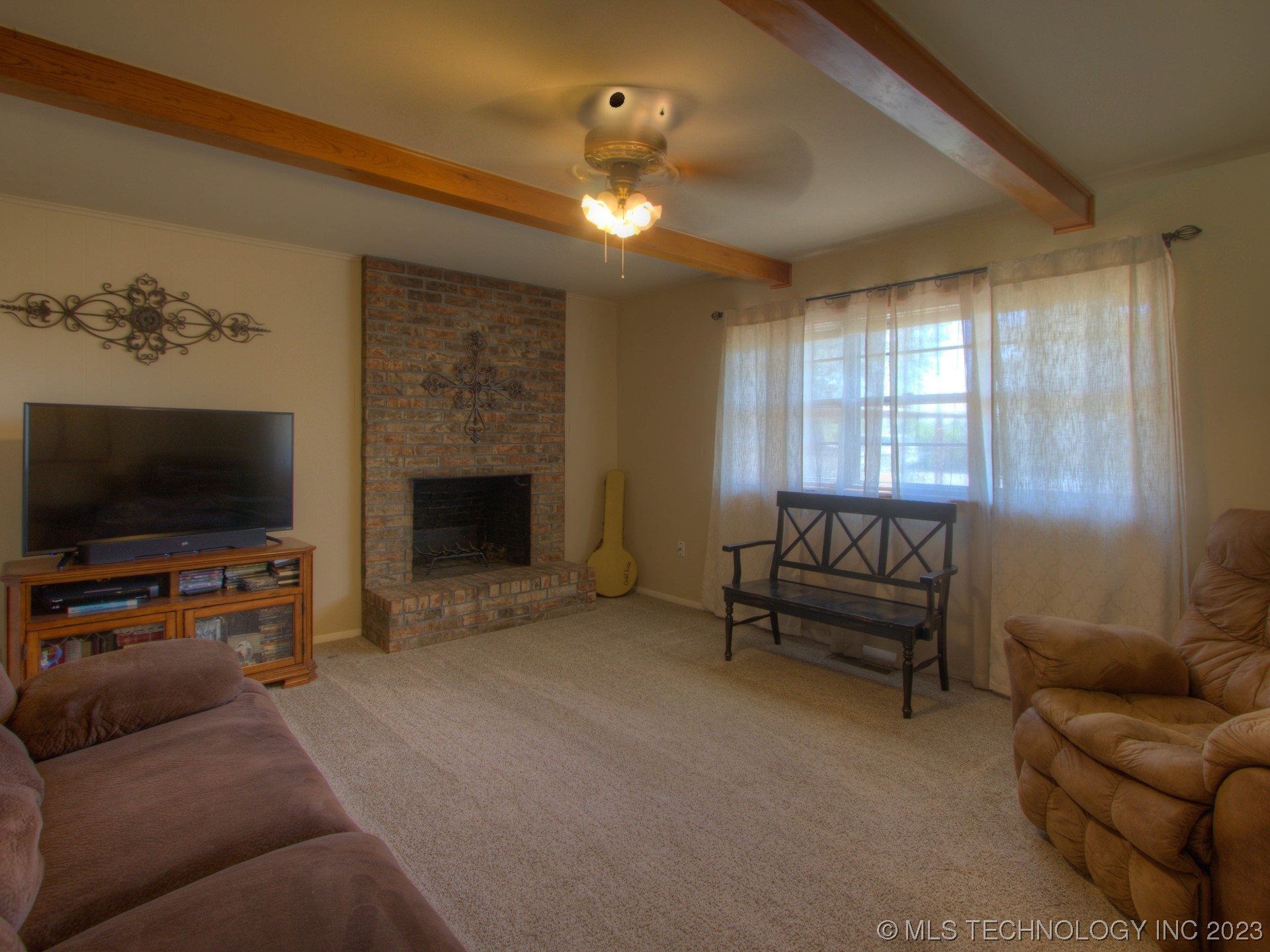 Photo 6 of 30 of 14818 N Javine Hill Road house