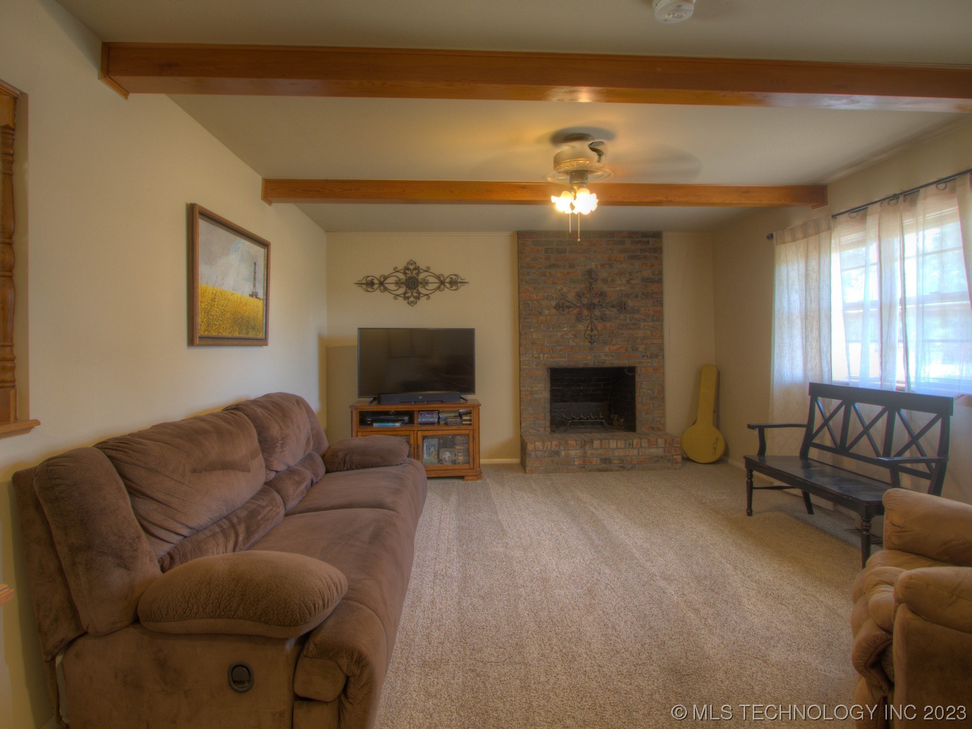 Photo 5 of 30 of 14818 N Javine Hill Road house