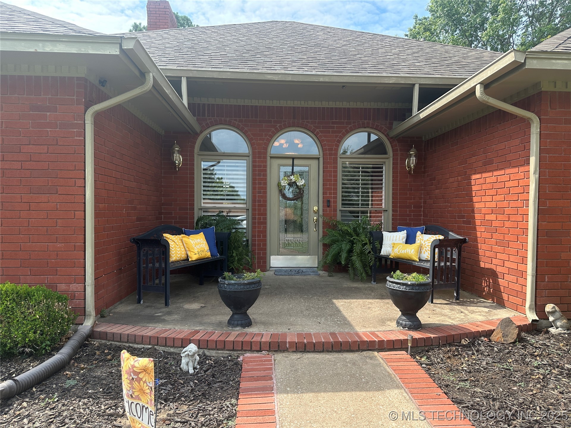 907 Briarwood Place