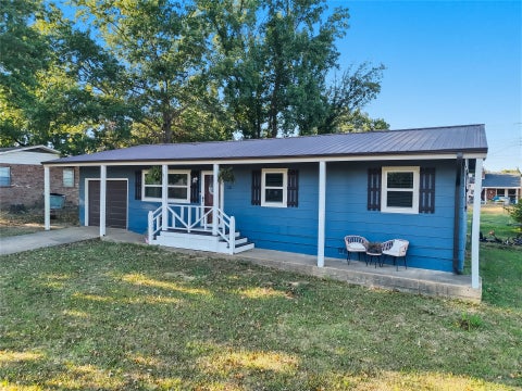 Photo of 321 Mockingbird LN, Sallisaw, OK 74955 (MLS # 2630877)
