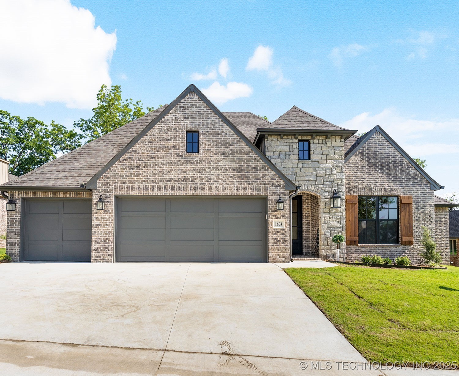 Photo 1 of 60 — 1604 Pinecrest Drive, Claremore, OK 74017