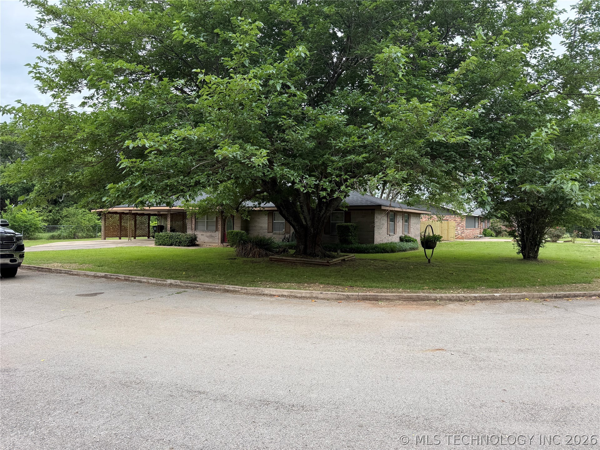 1303 Twin Lakes