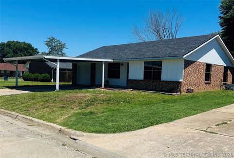 Photo of 2028 N 12 Street, McAlester, OK 74501 (MLS # 2617410)