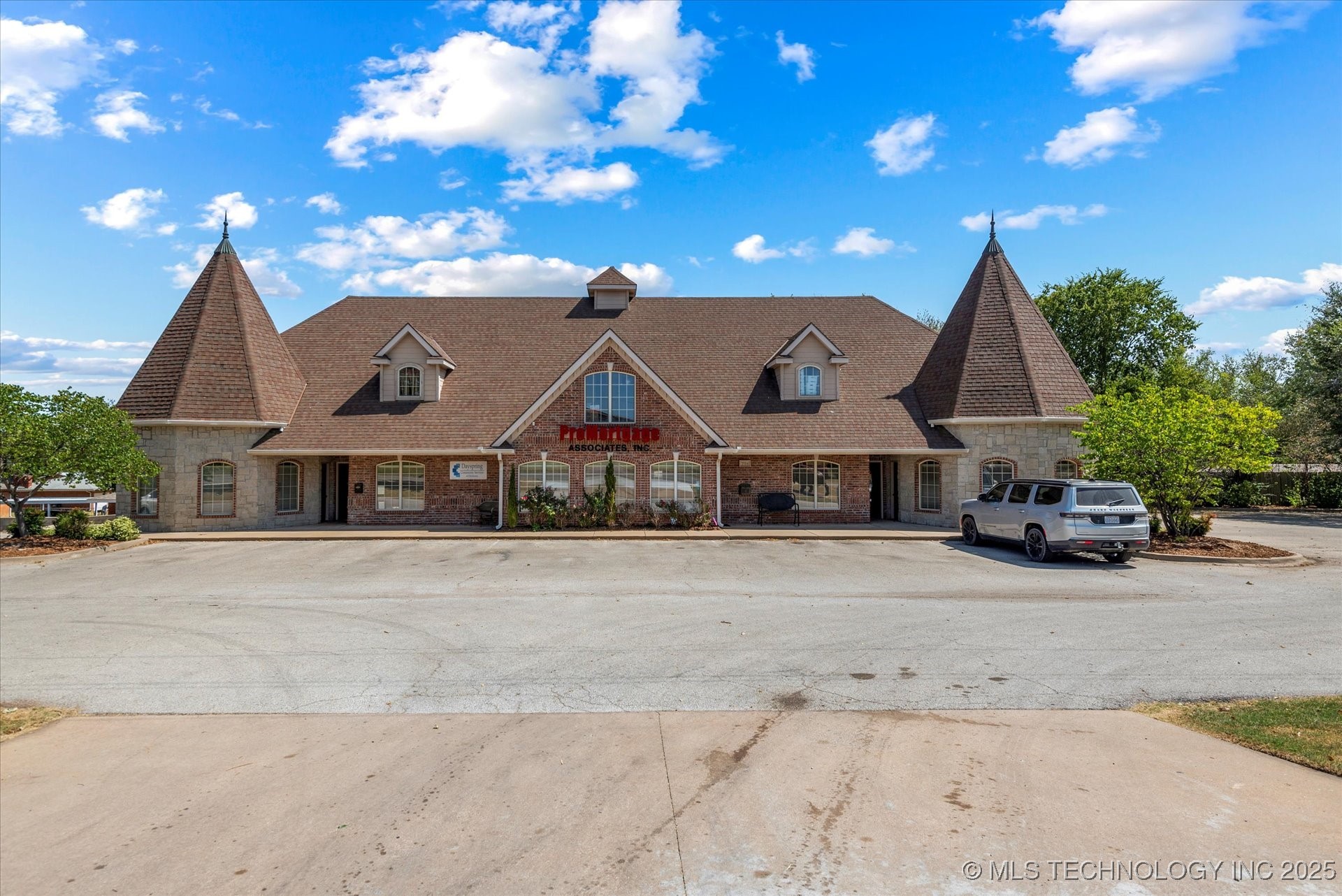 Photo 1 of 10 — 2114 SE Washington Boulevard, Bartlesville, OK 74006