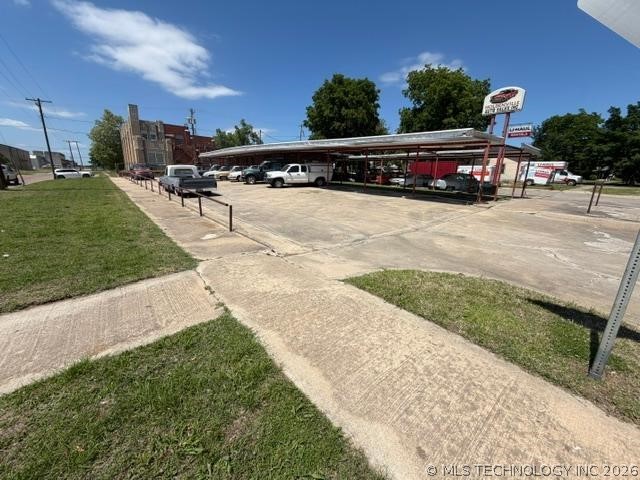 Photo 1 of 9 — 200 N Hinckley, Holdenville, OK 74848