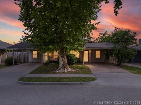 Photo of 11039 E 15th Street, Tulsa, OK 74128 (MLS # 2615937)