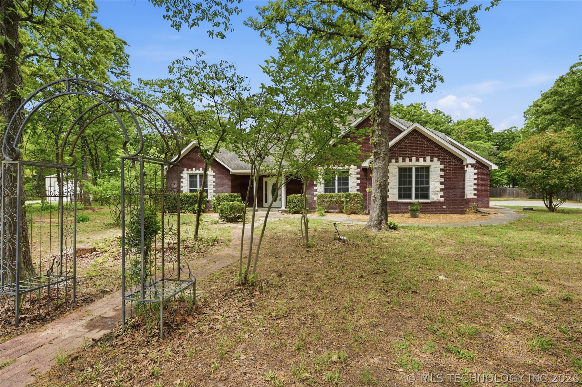 601 Thousand Oaks