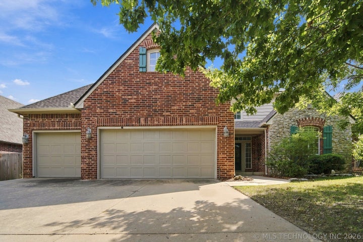 Photo 1 of 47 — 8752 E 102nd Street, Tulsa, OK 74133