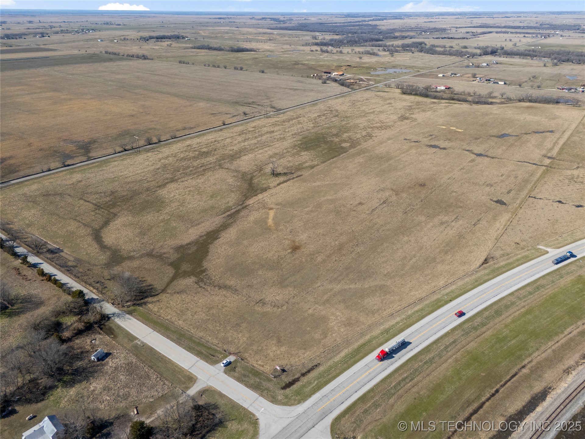 7001 E 330 Road