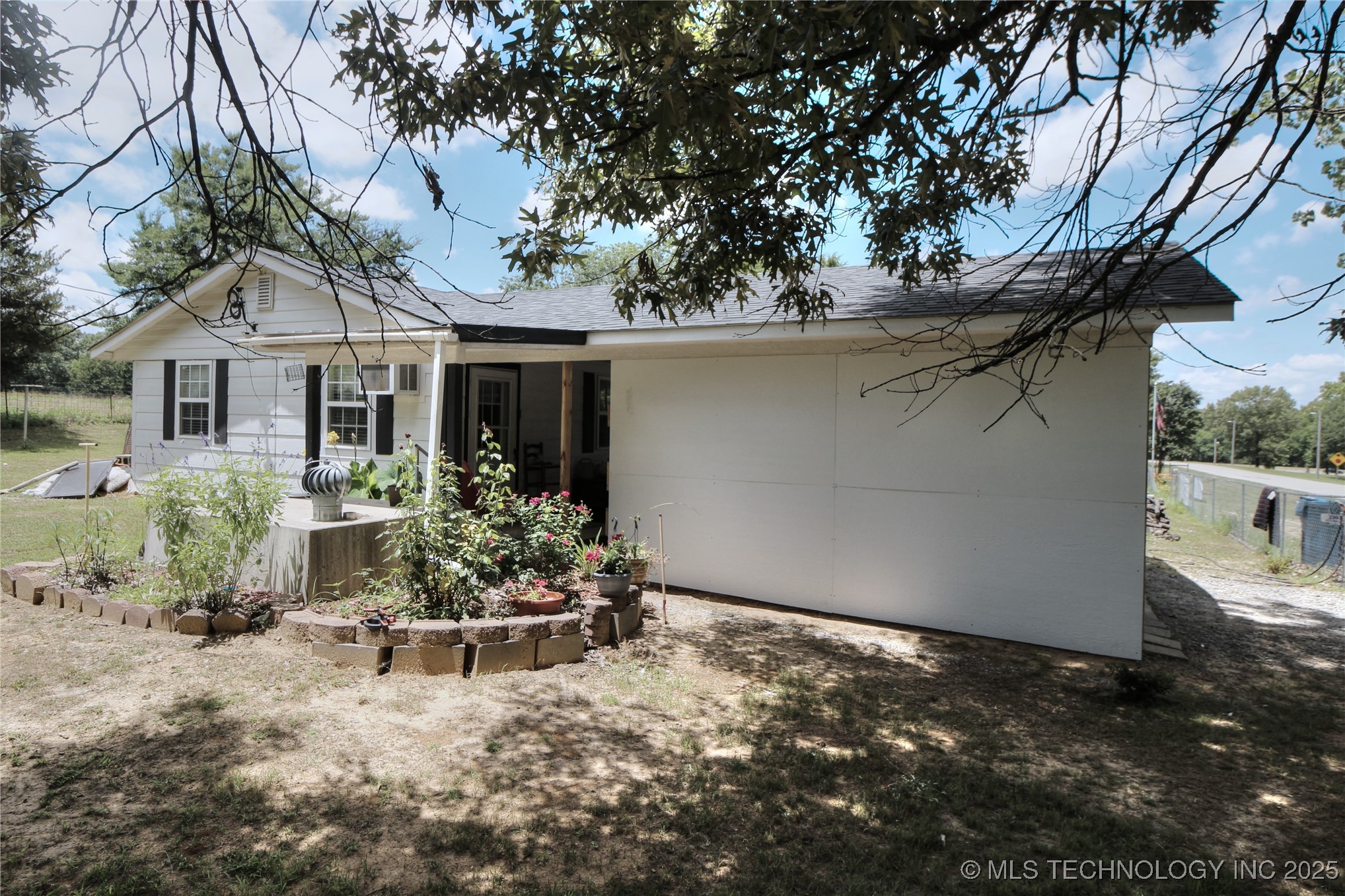 638 W Main Street