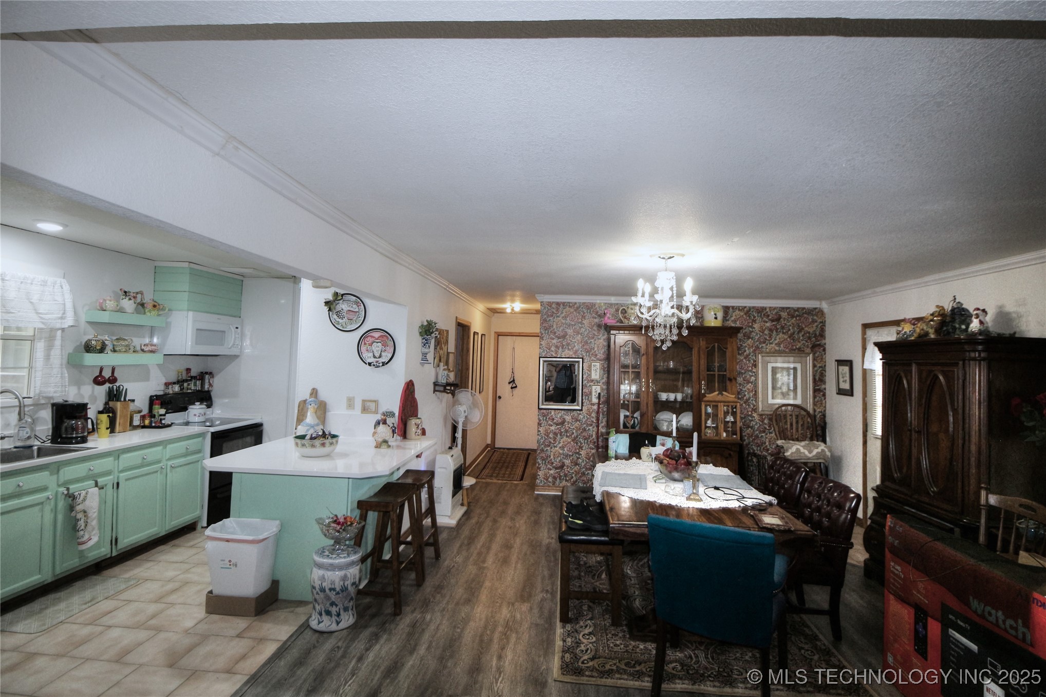 638 W Main Street