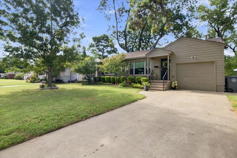 Photo of 1342 E 45th Street, Tulsa, OK 74105 (MLS # 2630521)