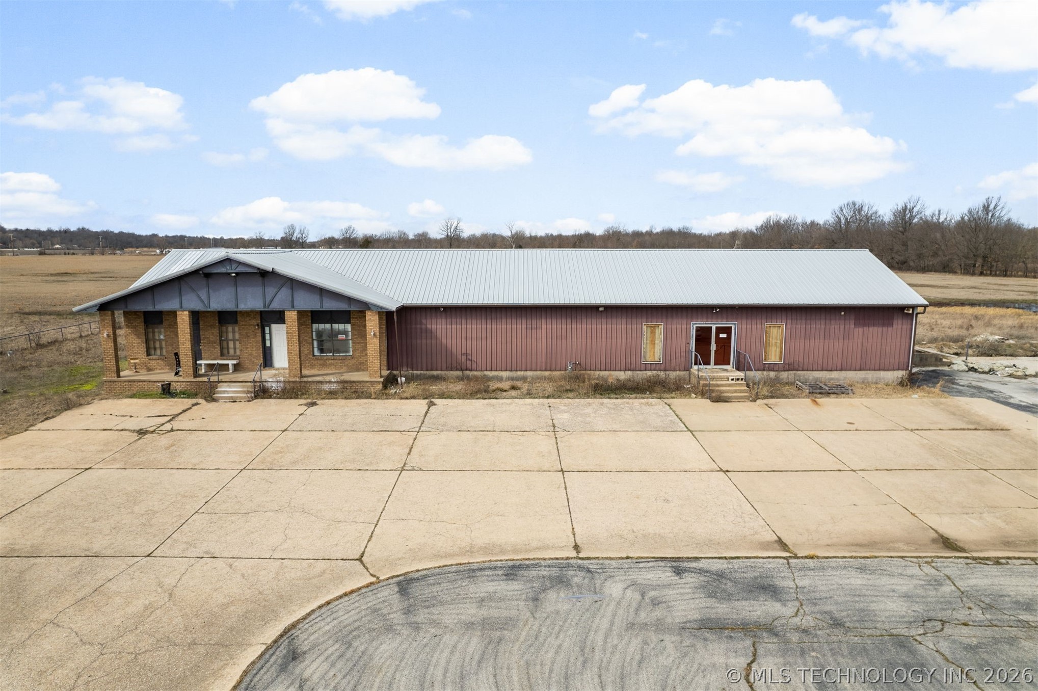Photo 1 of 19 — 1010 E Street SW, Miami, OK 74354