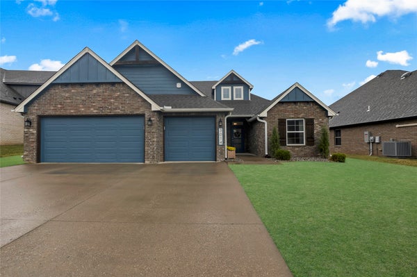 3014 N BRIARWOOD AVE, CATOOSA, OK 74015 - Image 7d373fb9b7e9dd4d0312f614c0d1aaa3/584143272