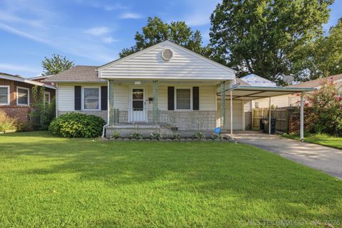 Photo of 2121 E Broadway Street, Muskogee, OK 74403 (MLS # 2624659)