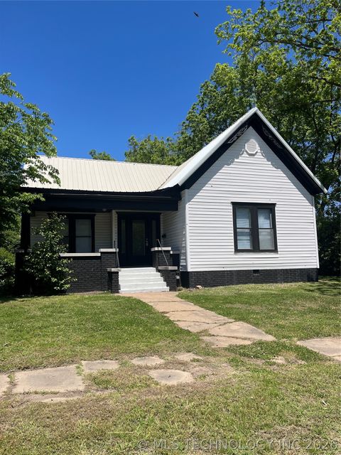 Photo of 403 E 6th Street, Pawhuska, OK 74056 (MLS # 2617370)