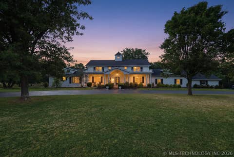 Photo of 631 Rolling Oaks Place, Muskogee, OK 74401 (MLS # 2620834)