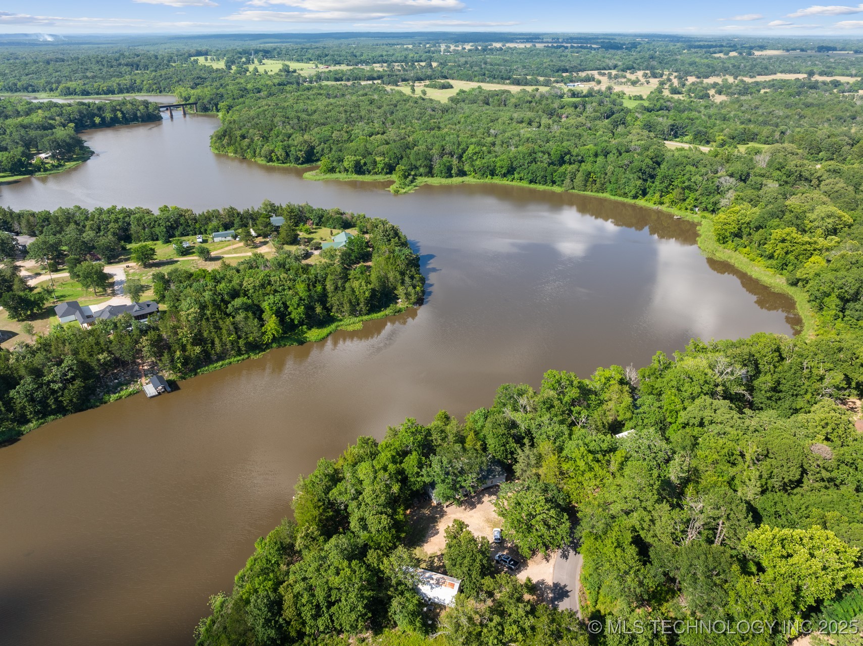 1022 Holiday Acres