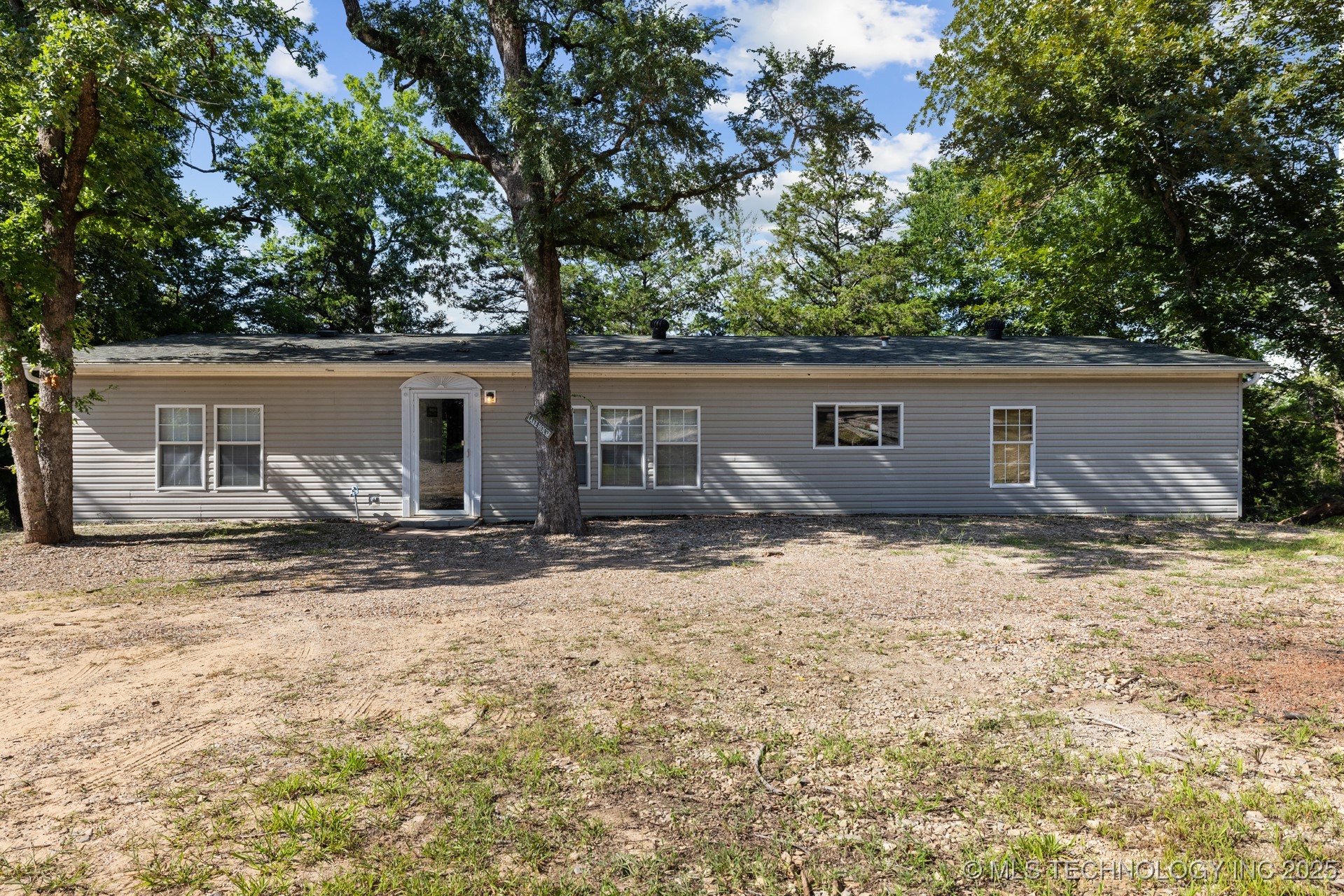 1022 Holiday Acres