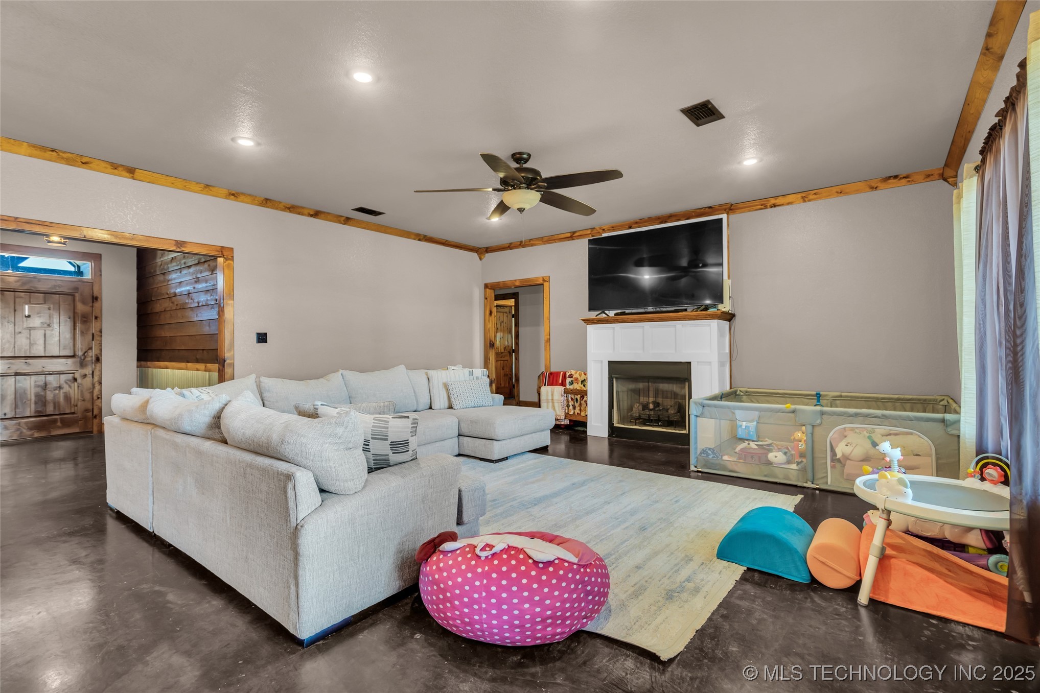 1334 N Kemp