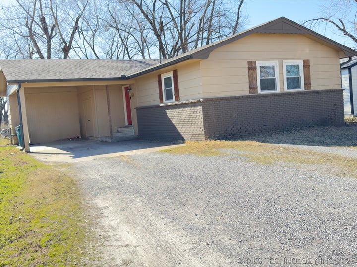 Photo 1 of 20 — 315 B Street NW, Inola, OK 74036