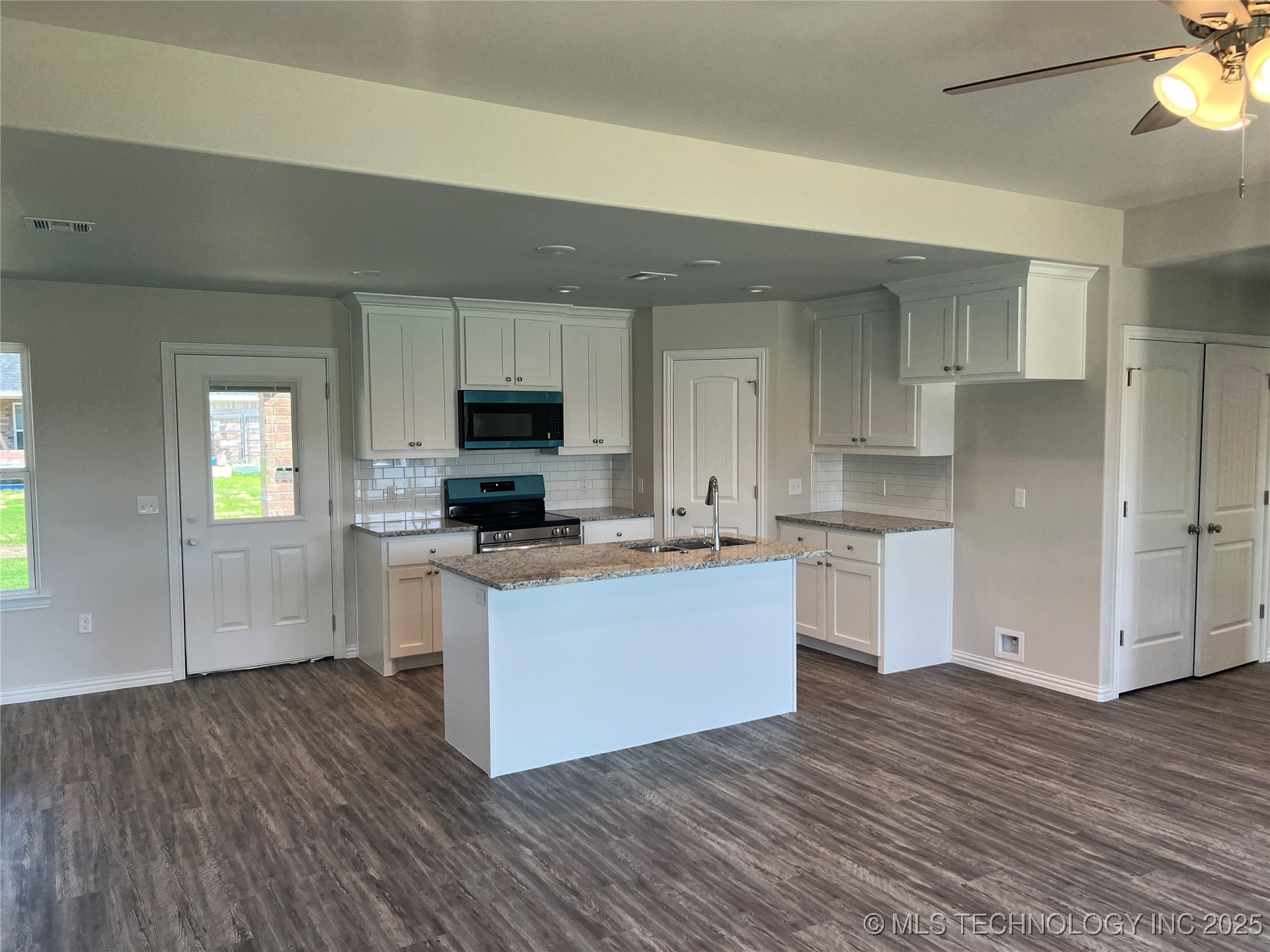 512 Honeysuckle Lane