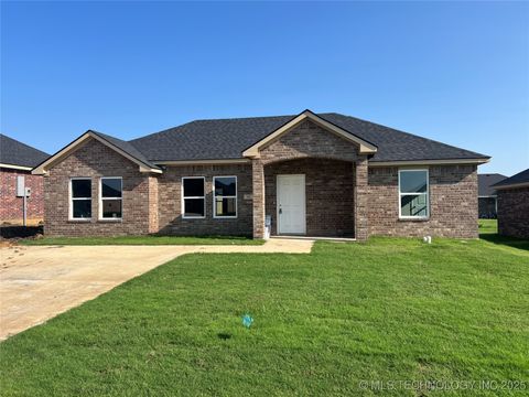 512 Honeysuckle Lane Madill OK 73446