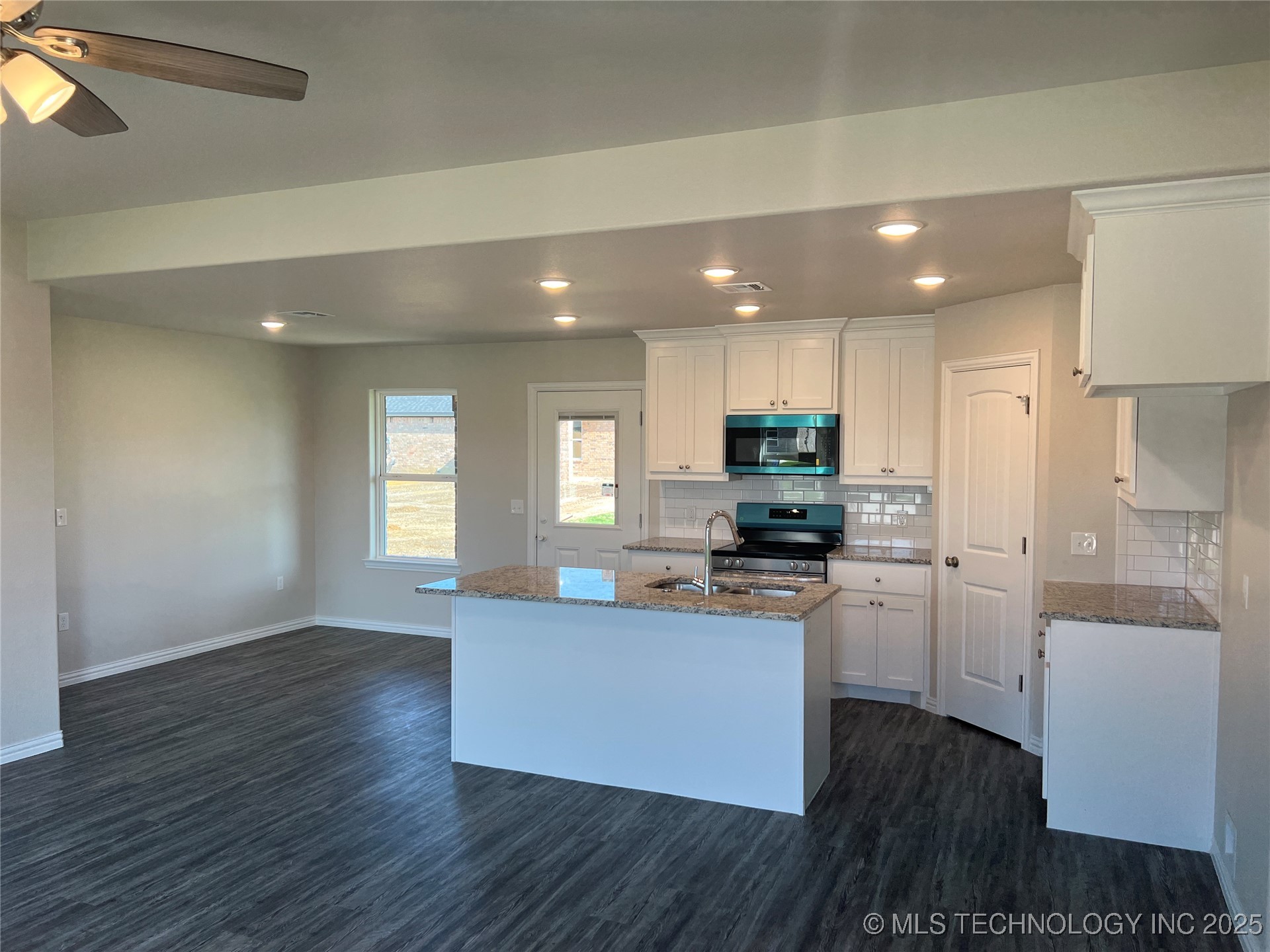 512 Honeysuckle Lane