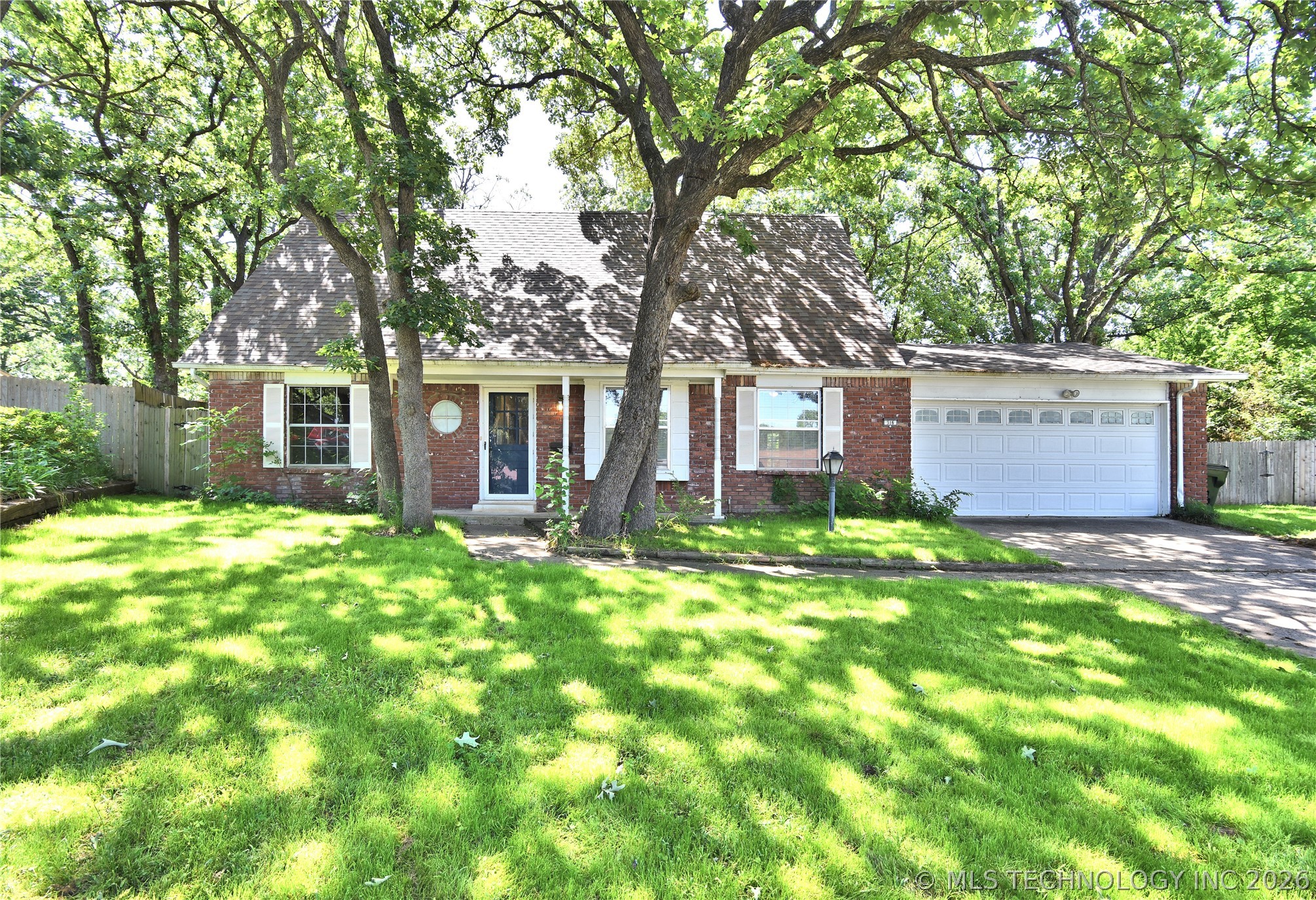 Photo 1 of 30 — 316 Redbud Court, Sand Springs, OK 74063