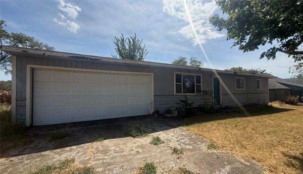320 MAPLE ST, CHELSEA, OK 74016 - Image 7f81ee8a1a12e6d83626adb72ce3c56d/2204667175