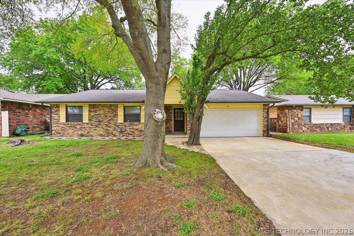 Photo 1 of 39 — 1666 S Pecan Avenue, Broken Arrow, OK 74011