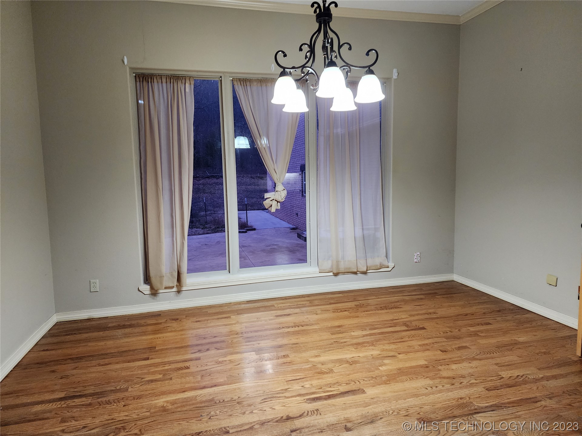 Photo 10 of 50 of 4767 W Munson Road house