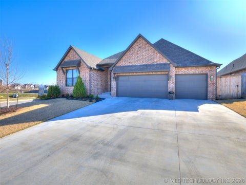 Photo of 13605 S 21st Place E, Bixby, OK 74008 (MLS # 2638165)