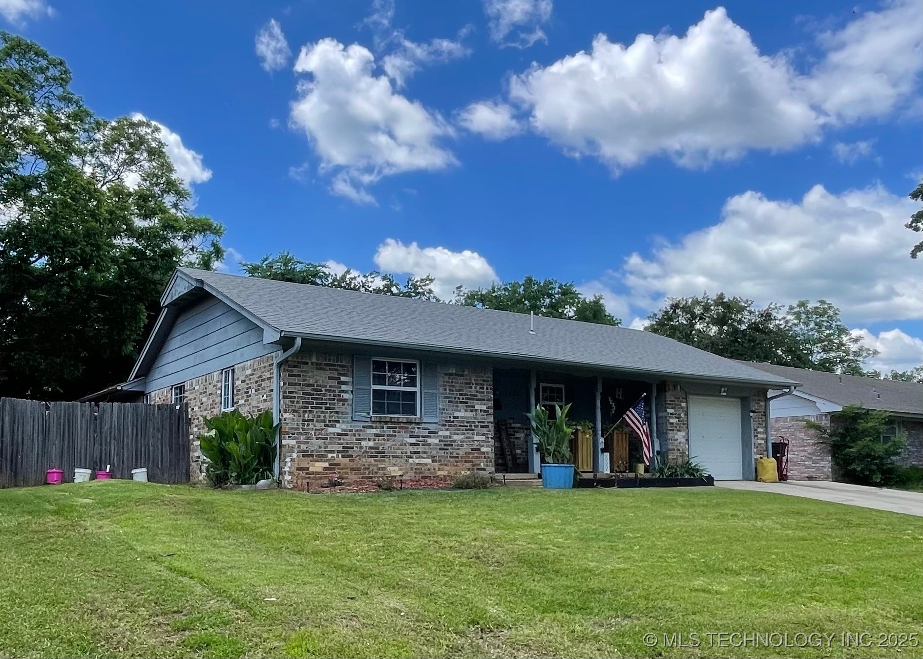 1715 Worley