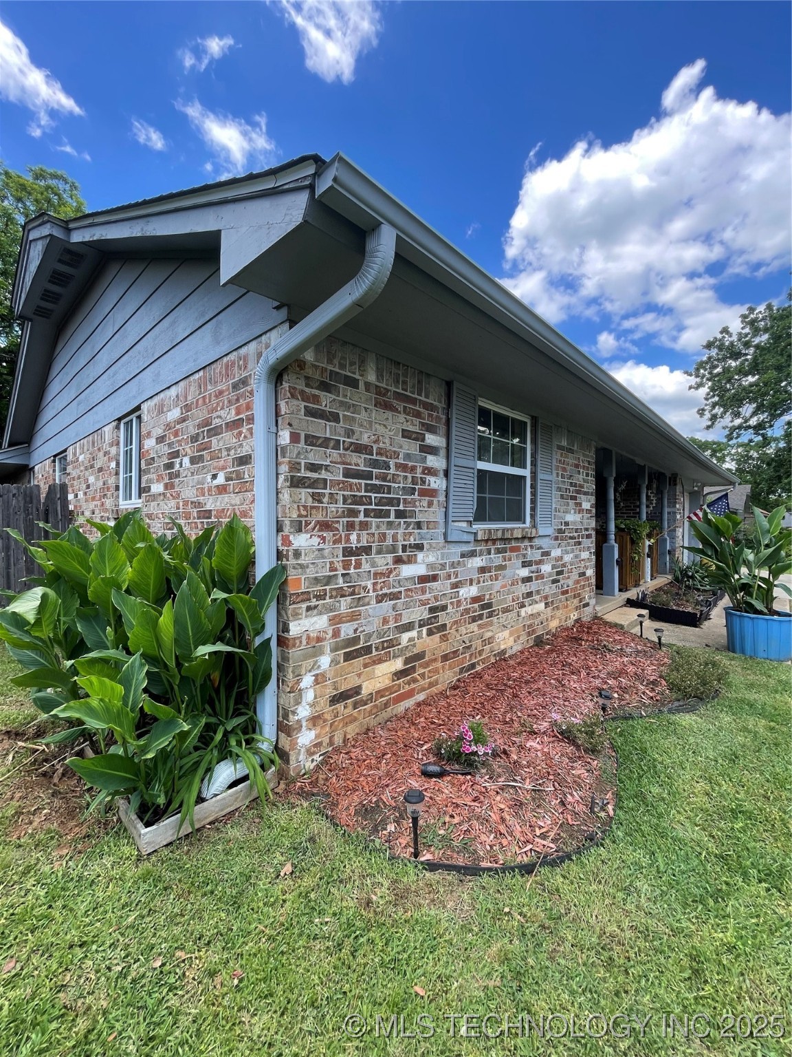 1715 Worley