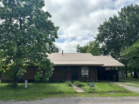 119 S Arkansas Street Caddo OK 74729