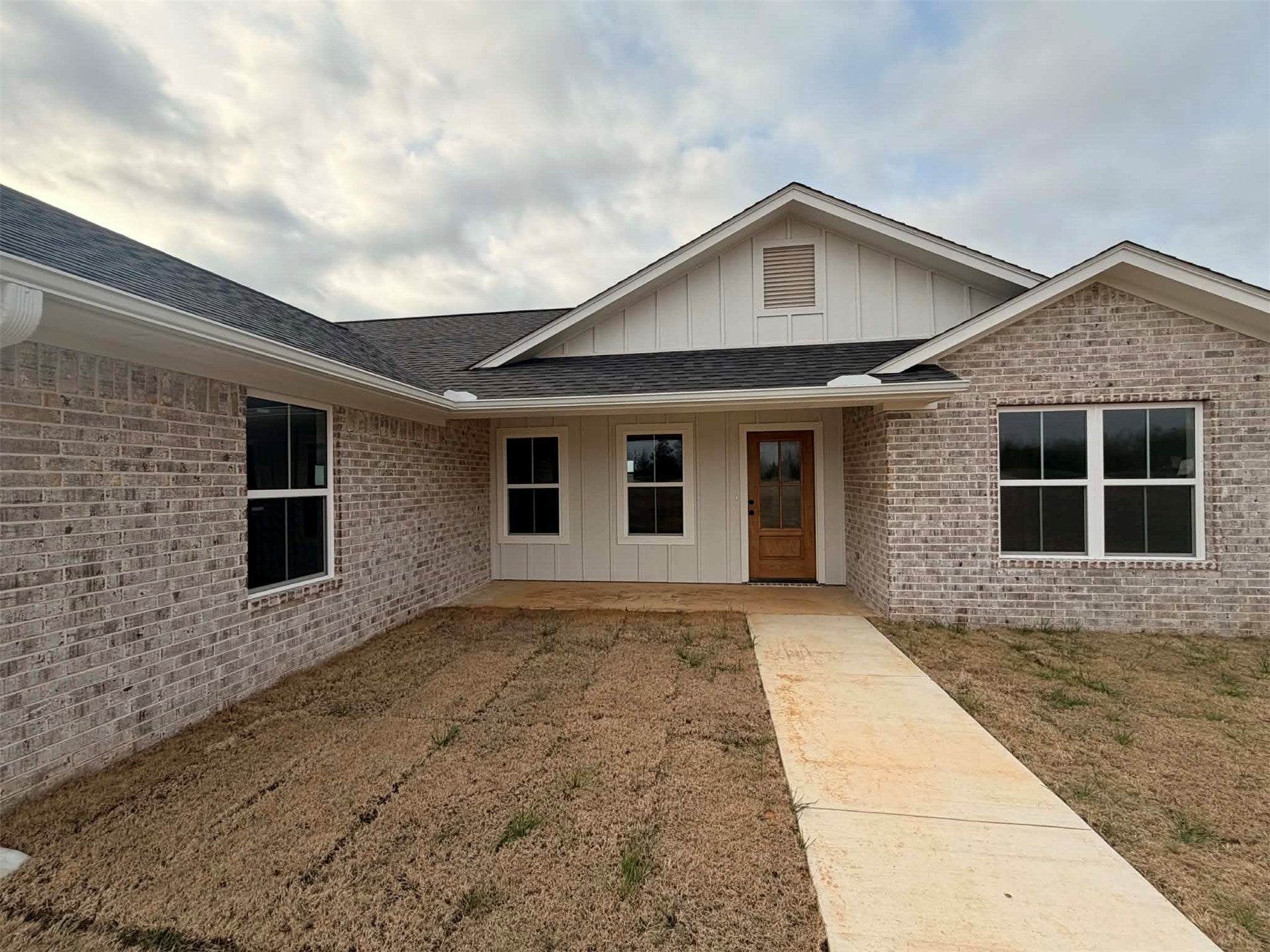 2911 E 2090 Road