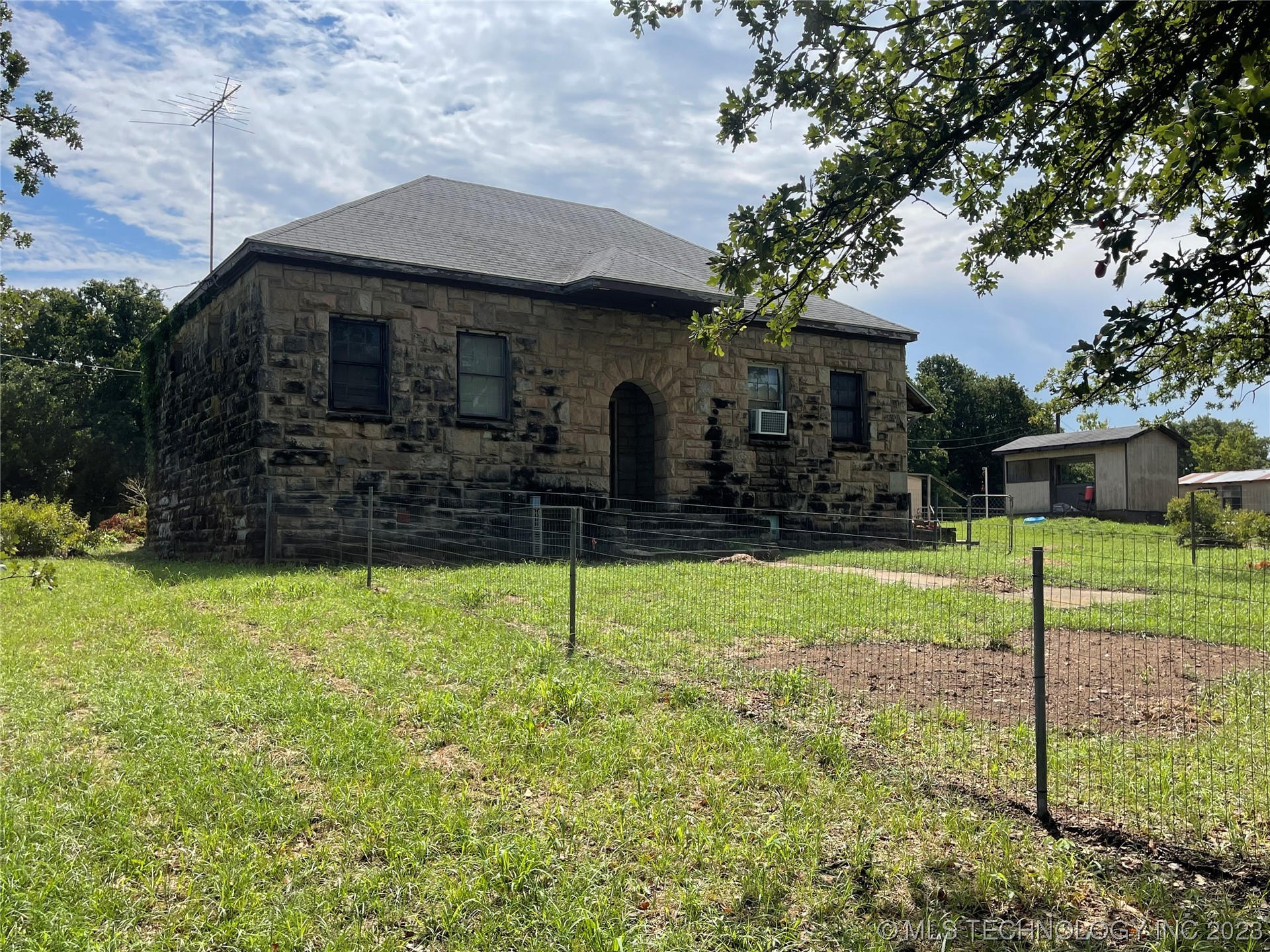Photo 1 of 50 of 810014 S 3570 Road house