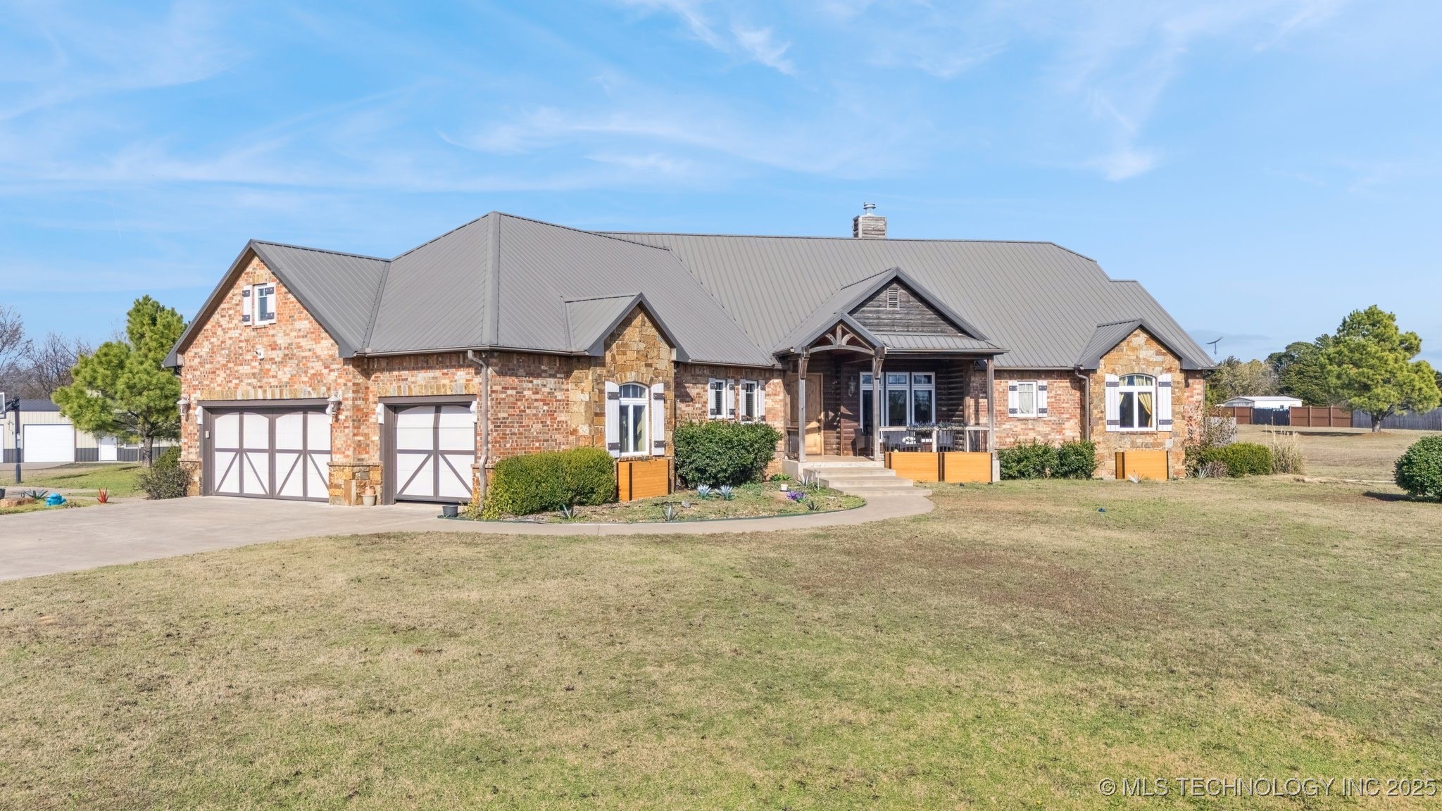 Photo 1 of 72 — 908 W 9th Street, Cushing, OK 74074