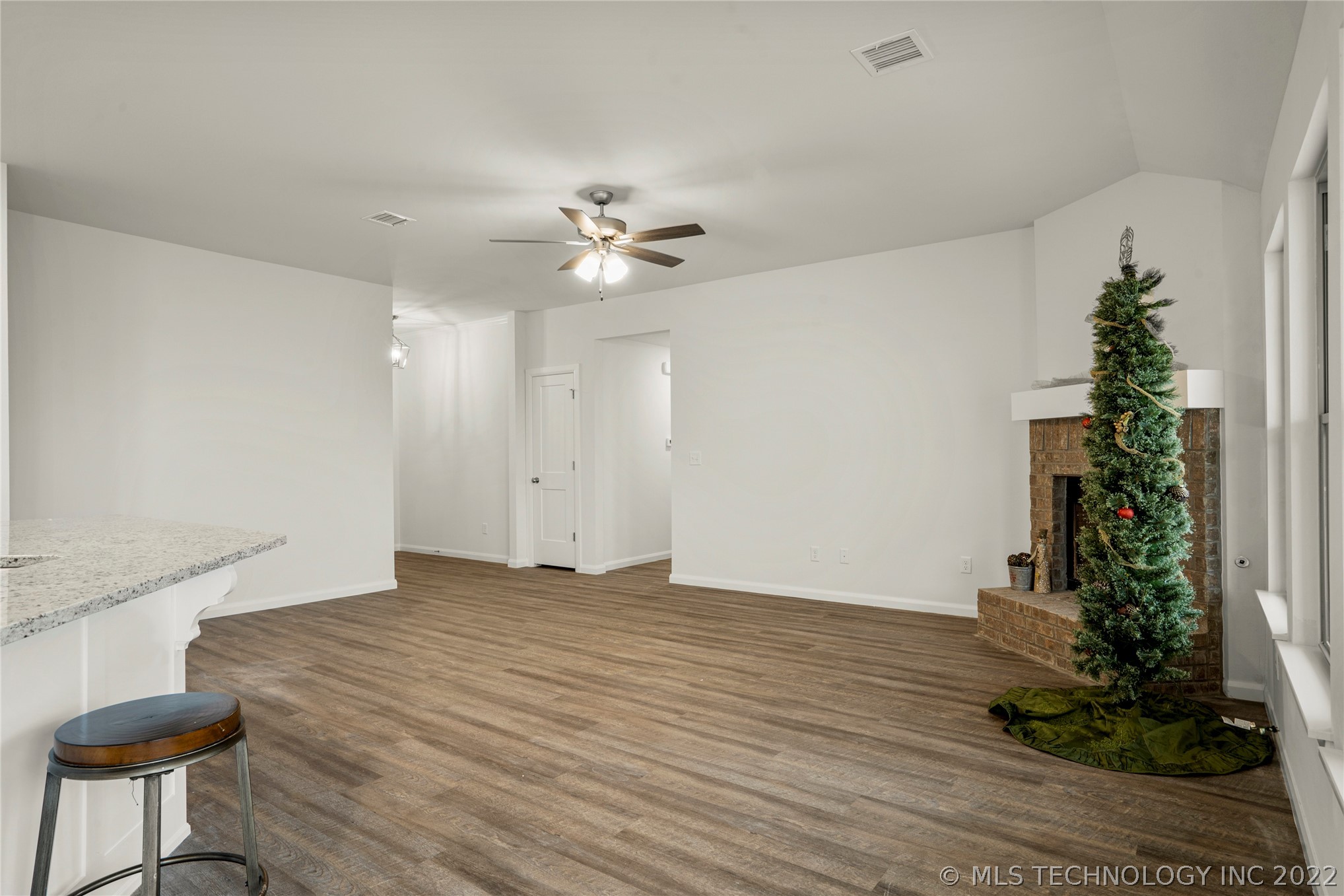 Photo 12 of 32 of 10714 S 279th Avenue house