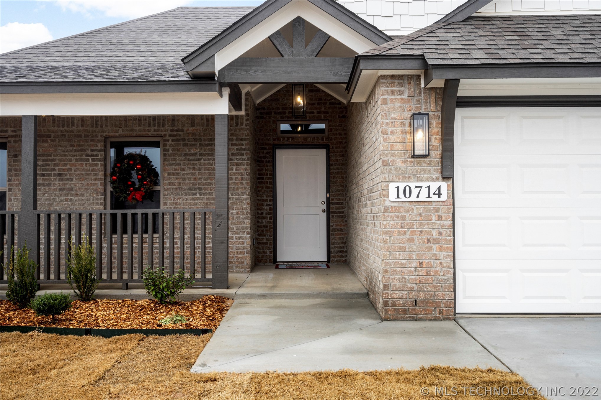 Photo 8 of 32 of 10714 S 279th Avenue house
