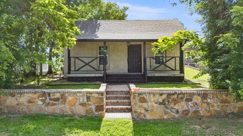 Photo of 309 N Franklin Avenue, Sand Springs, OK 74063 (MLS # 2622467)